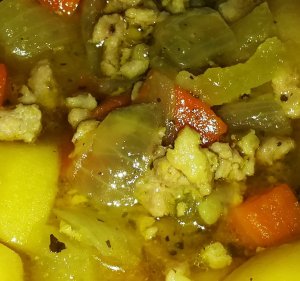 Очень просто и очень вкусно, тушёный картофель с фаршем.