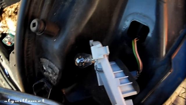 Comment changer une ampoule du feux stop sur une picasso Citroën C4.
Abonner vous à ma chaine .Merc смотреть онлайн