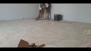 Рабочие хитрости !!! Укладка плитки ПО МАЯКАМ на слой !!! kafel tirish sirlari