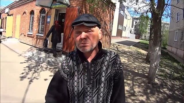 Хочу пожрать - На что готов мужик ради 300 р Дядя Юра выпил бутылку водки залпом смотреть онлайн