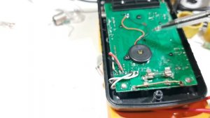 Шунт из проволоки в электрической цепи.Простой преобразователь из тока в напряжение