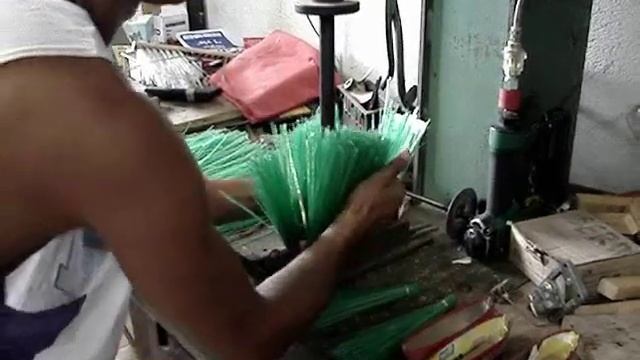 ALENCAR DA SILVEIRA JR - FÁBRICA DE VASSOURAS смотреть онлайн