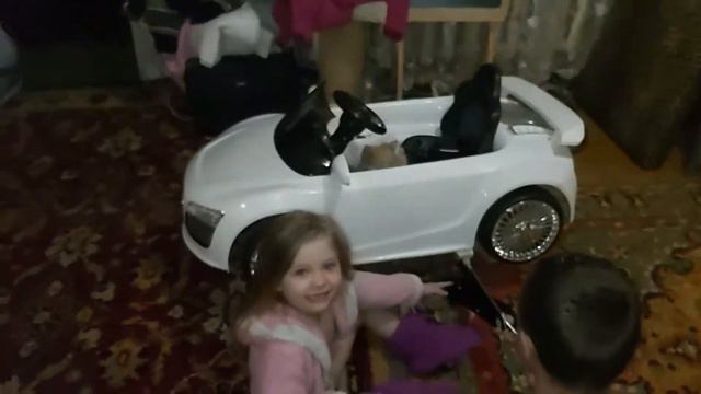 Принесли домой домкрат)))) смотреть онлайн