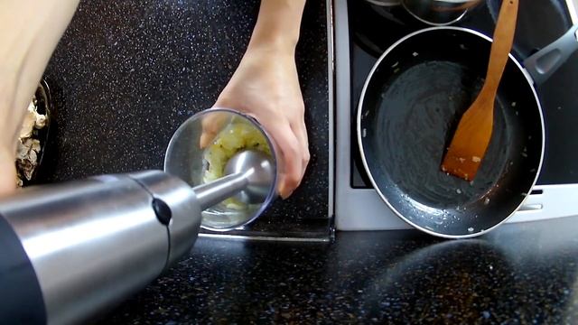 Курица в ореховом соусе - Сациви, блюдо Грузинской кухни • Готовить просто
