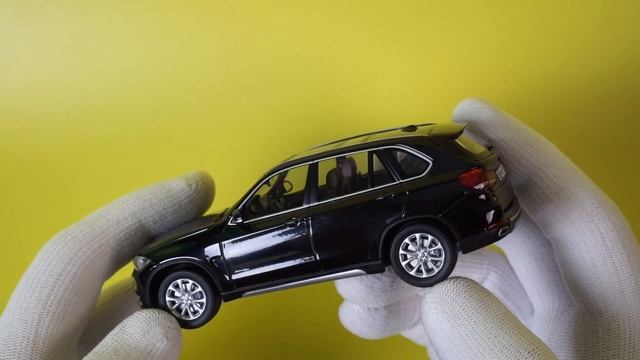 BMW X5 F15 PARAGON 1:43 смотреть онлайн