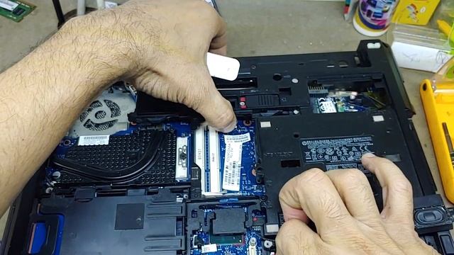 HP EliteBook 8470P How to Disassembly, Replacement Battery BIOS. смотреть онлайн