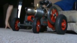 Действующая модель трактора и автомобиля на двигателе Стирлинга