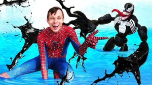 Новый Человек Паук в Аквапарке – Супергерой Акватим против Венома! – Видео игры для мальчиков