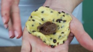 Печенье с кусочками шоколада и нутеллой