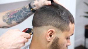 HOW TO FADE LIKE A PRO | BARBER TUTORIAL ?