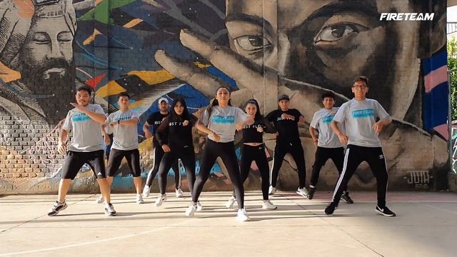 Fan de Tus Fotos - Nicky Jam x Romeo Santos | Zumba Fitness | Coreografía | Fireteam смотреть онлайн