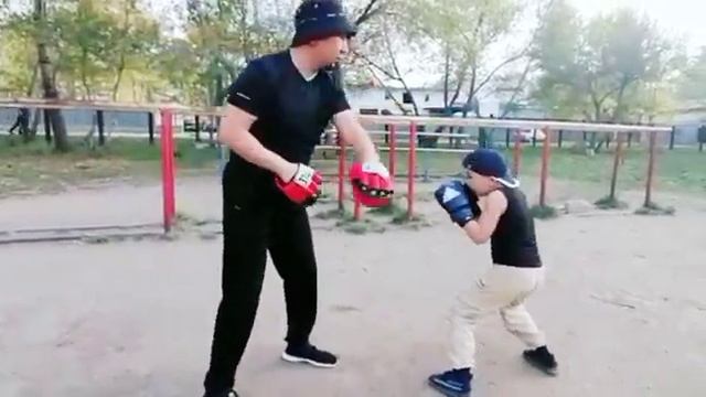 маленький боксёр 7 лет Темиртау смотреть онлайн