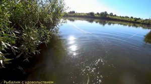 Вот он настоящий рыбак! This is a real fisherman!