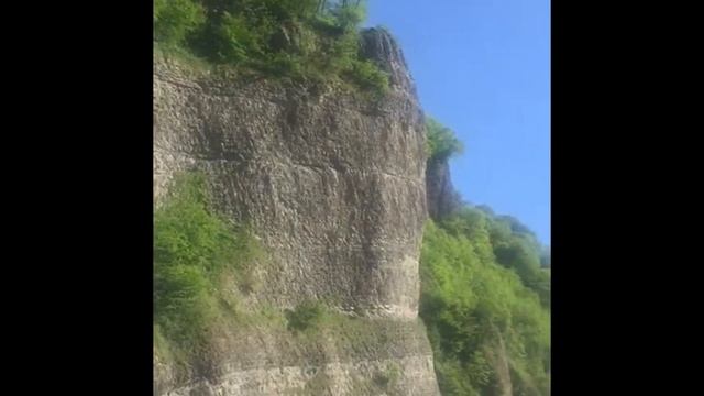 Осетия. Кармадонское ущелье , где погиб Бодров мл. Мавзолеи. город мертвых смотреть онлайн