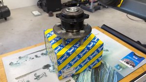 УЧЕБНИК: Демонтаж и установка переднего подшипника колеса на Tesla Model S