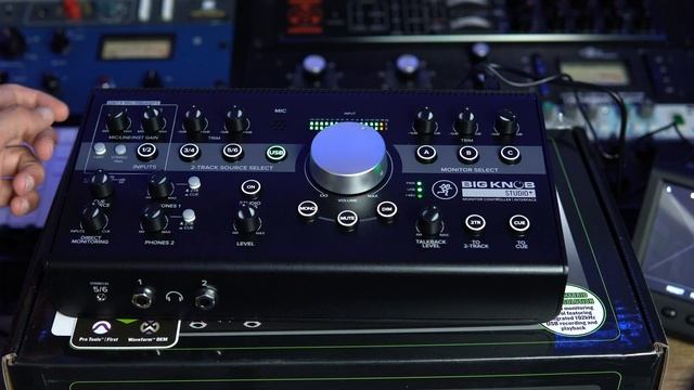 MACKIE Big Knob Studio + : Мониторный контроллер со встроенным аудиоинтерфейсом
