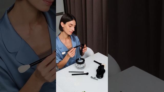 Автоматический очиститель кистей для макияжа CleverCare смотреть онлайн