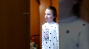 Розыгрыш(подушка пердушка)