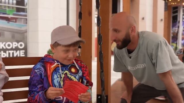 Московские школьники про первое сентября. Хочется ли в школу _ Омар в Большом го смотреть онлайн