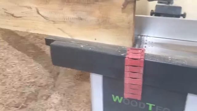 Станок фуговальный WoodTec F 300. Процесс фугования доски. Часть 1 смотреть онлайн