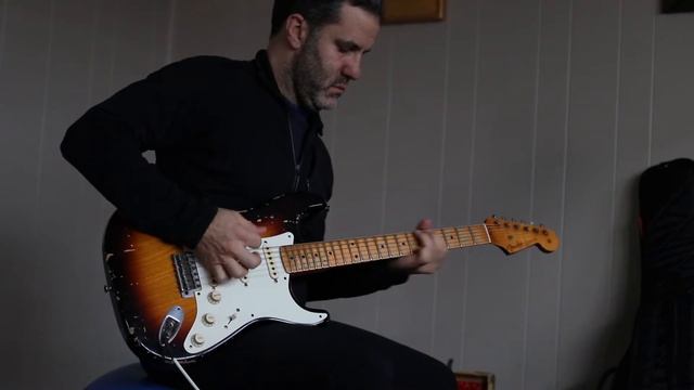 Fender Custom Shop John Cruz Masterbuilt Stratocaster - this thing rips! смотреть онлайн