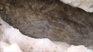 колодец в скале приток воды в колодце