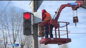 На одном из самых загруженных перекрестках Омска установили умный светофор