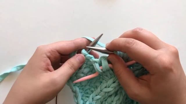 Подушка спицами из трикотажной пряжи смотреть онлайн