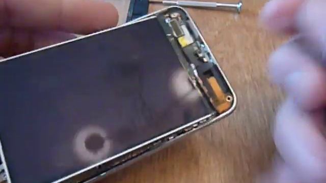How to open an iPod Touch 3G смотреть онлайн
