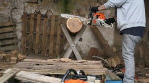 36-87cc Stihl, Husqvarna, Echo, and Makita/Dolmar chainsaws fight it out in red Oak