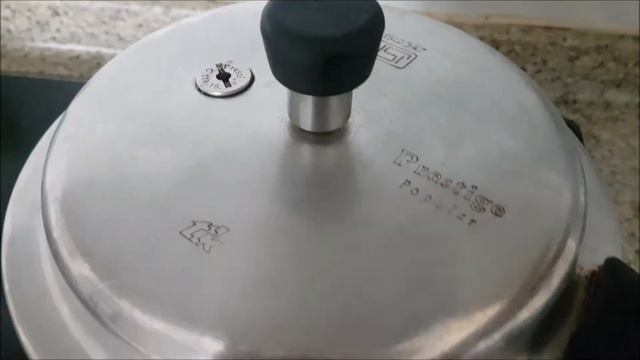 Kerala Style Bachelor's Quick Sambar - സാമ്പാർ പൊടിയും തേങ്ങയും ഇല്ലാതെയൊരു   സാമ്പാറോ ??? смотреть онлайн