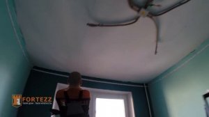 Установка белого тканевого натяжного потолка с светильниками (0551)