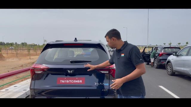 Mahindra XUV700 All Colours - White Silver Blue Red