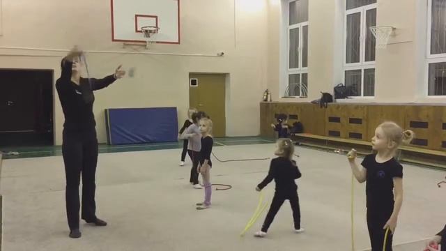 Школа художественной гимнастики Грация-М (скакалки) смотреть онлайн