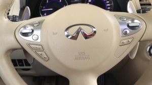 Инфинити QX70. Продает подруга из-за полной опы с деньгами