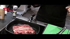 Лучший стейк от профессионалов на профессиональной кастрюле / Das beste Steak der Welt mit der beste