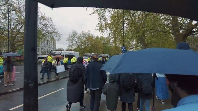 A Royal London Walk: The Reality of Viewing the Coronation ? Trafalgar Square to Hyde Park, 4K смотреть онлайн