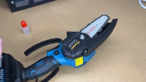 Saker 4in Mini Cordless Chainsaw