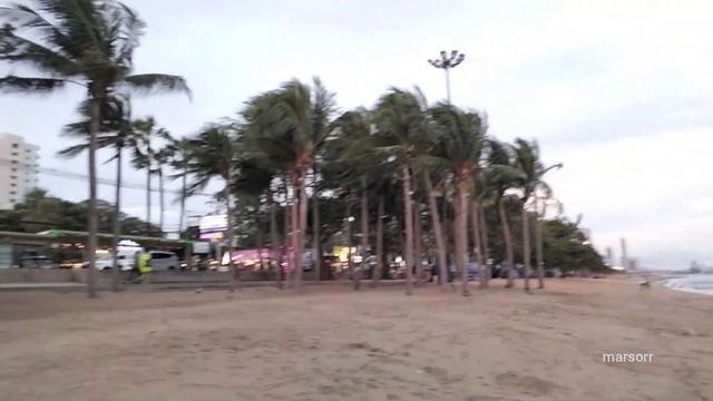 просто полосато-акварельное небо, цвет заката - жёлто-розовый смотреть онлайн