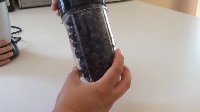 Натуральный сок из голубики (черники) / Делаем соки в блендере смотреть онлайн
