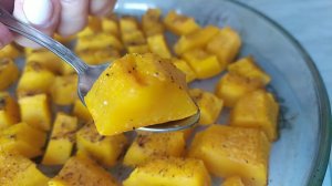 Тыква запеченная в духовке с солью и перцем! Пальчики оближешь. Простой рецепт. .mp4