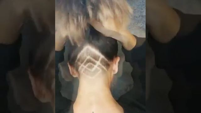 Креативная стрижка от топ-мастера Юлии смотреть онлайн