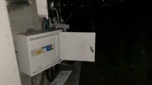 Молния и базовая станция. Удар молнии в сотовую вышку.
