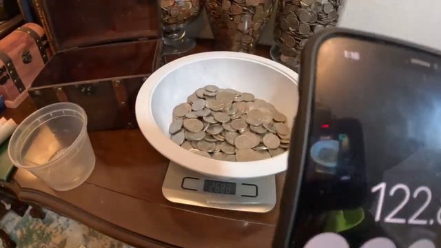 Аукцион Контейнеров США/Горы монет и купюр