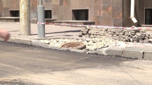 В Советском районе Волгограда ремонтируют дорогу смотреть онлайн