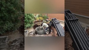 Септик из двух колодцев по два метровых кольца на 4 куба.