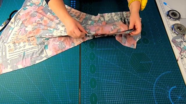 Шьем трикотажное платье с одним швом. Моделируем на выкройке основе.mp4