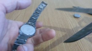 Как открыть крышку  часов без часового инструмента