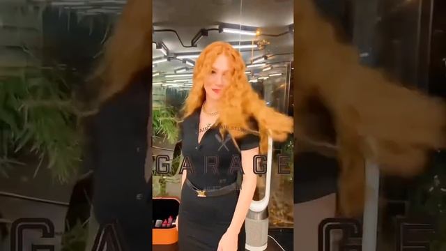 Эльчин Сангу вернула свой рыжий цвет волос после окончания проекта. смотреть онлайн