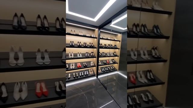 Гардероб на заказ в Ялте